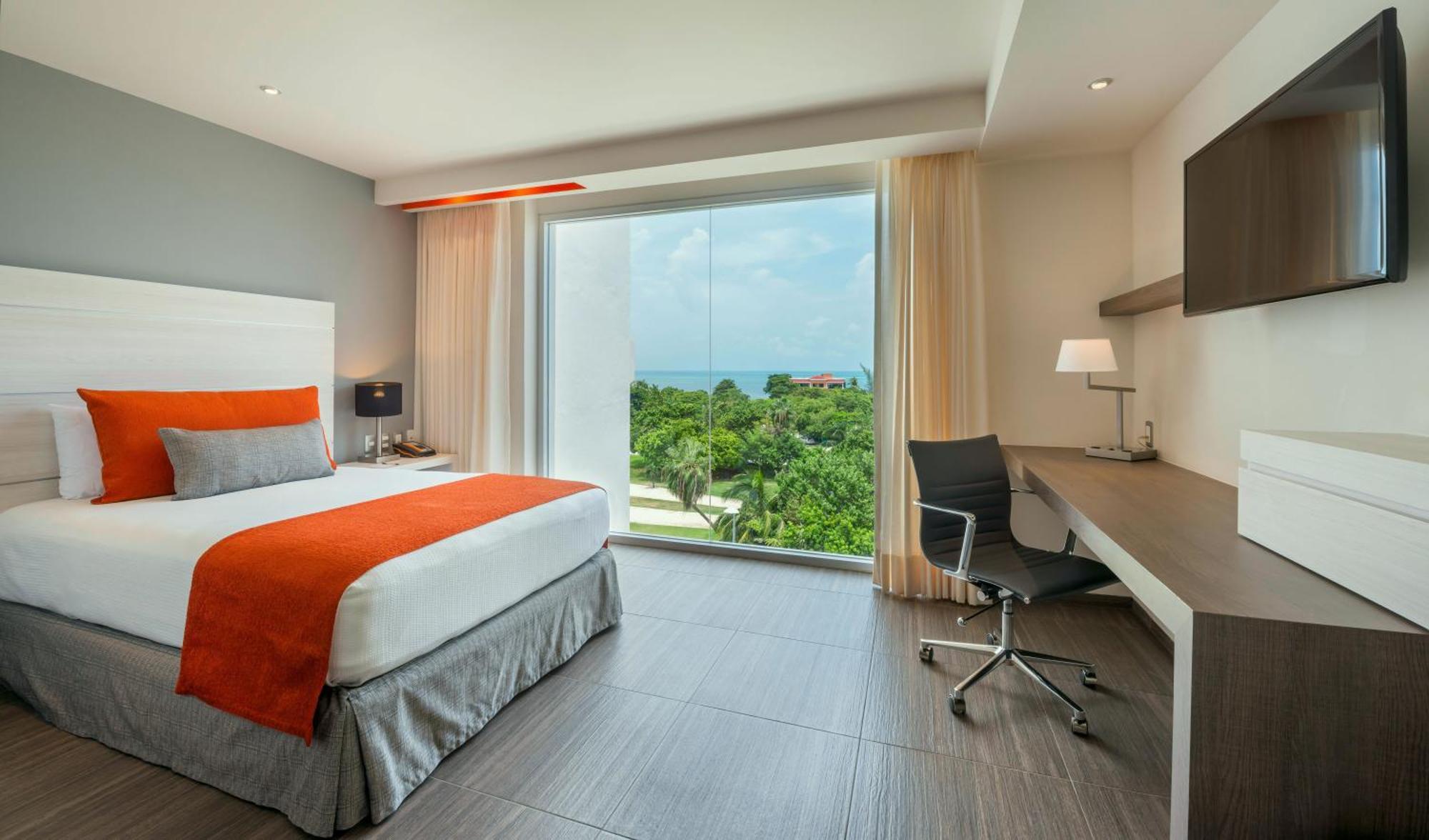 Deluxe King Boulevard View