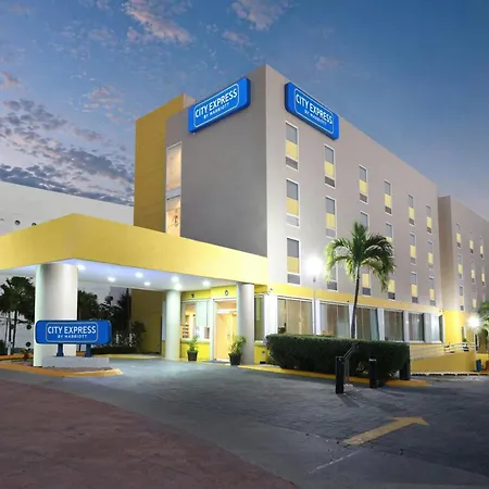 City Express By Marriott Cancun-3